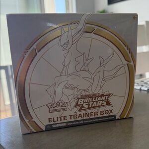 Pokemon Brilliant Stars Elite Trainer Box - White and Gold